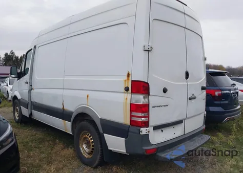 2017 Mercedes-Benz Sprinter 2500 Standard Roof V6 z USA, uszkodzony, nr VIN WD3PE7CD2HP512525